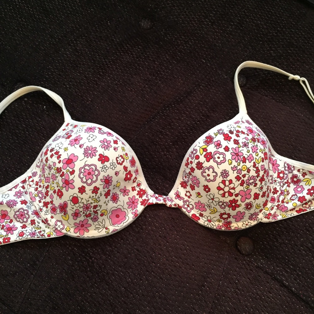 Victoria’s Secret Pink t-shirt floral bra 34B